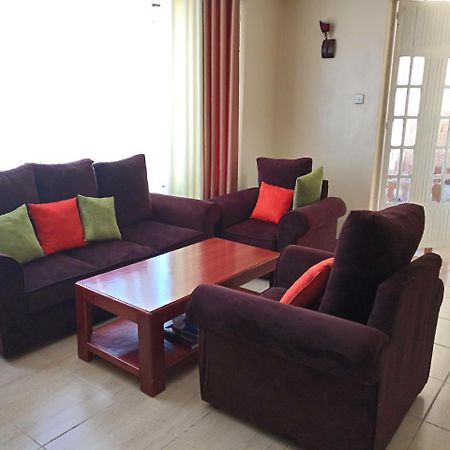 Terminal Homestay Mlolongo Buitenkant foto