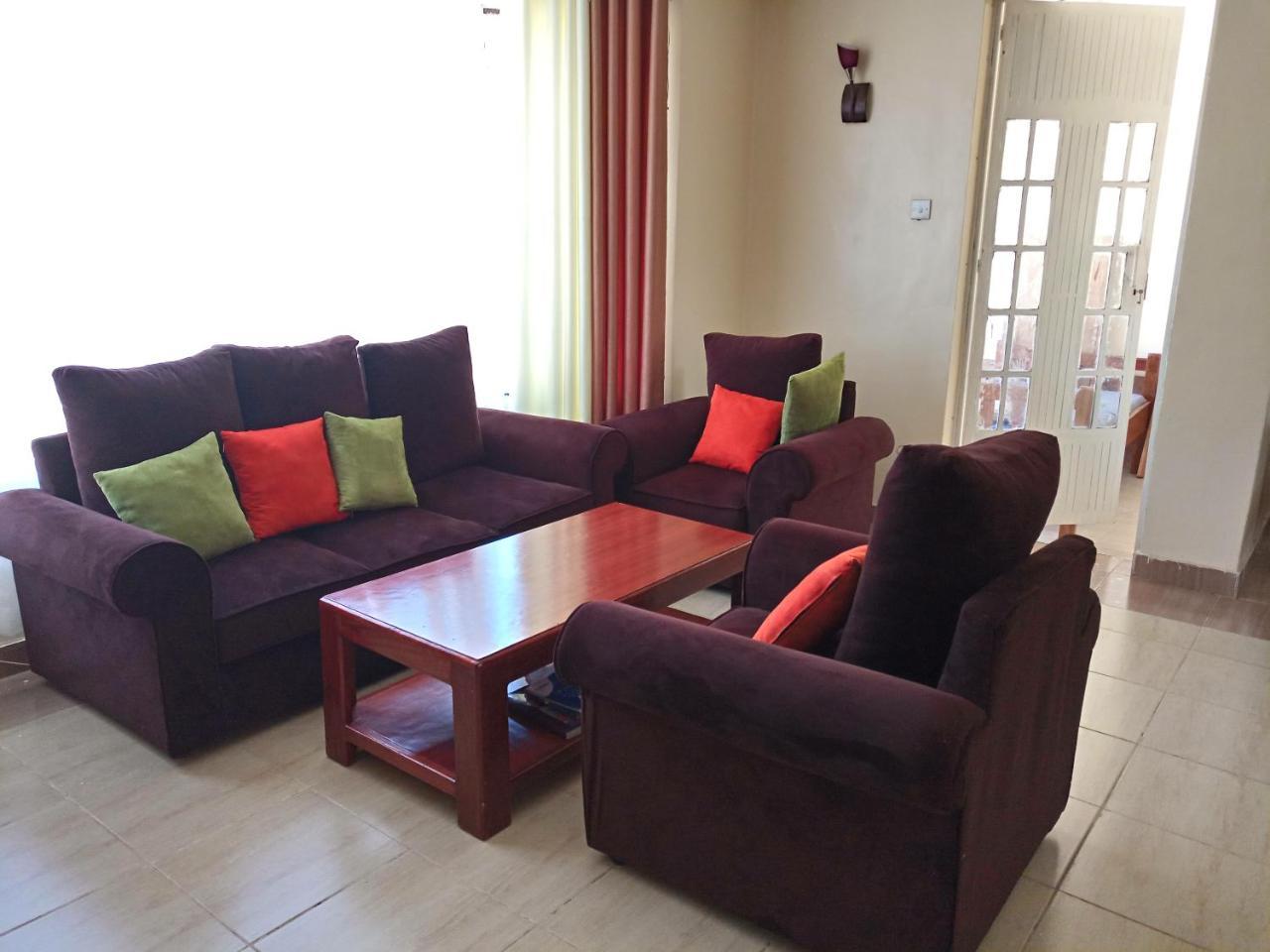 Terminal Homestay Mlolongo Buitenkant foto