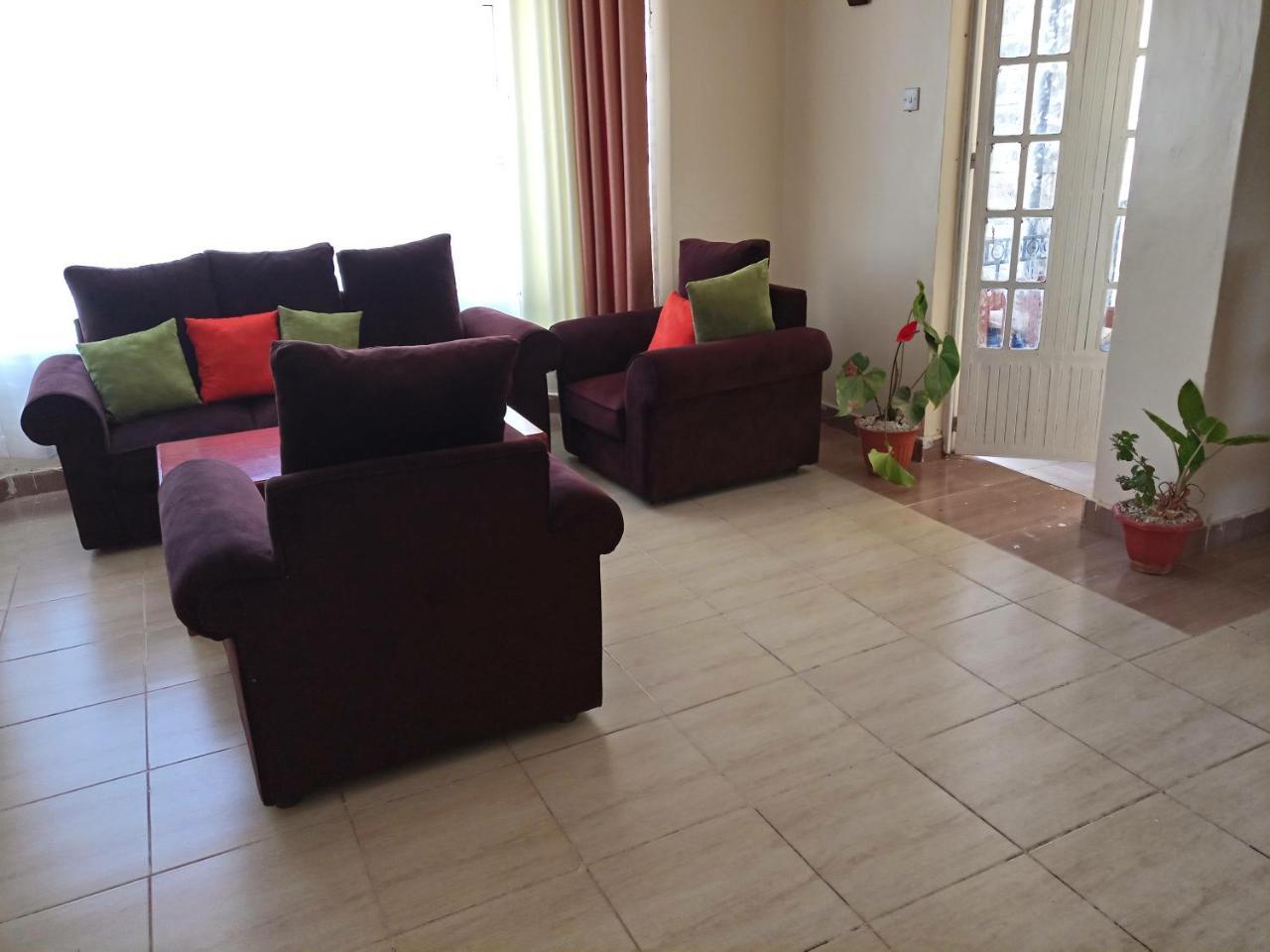 Terminal Homestay Mlolongo Buitenkant foto